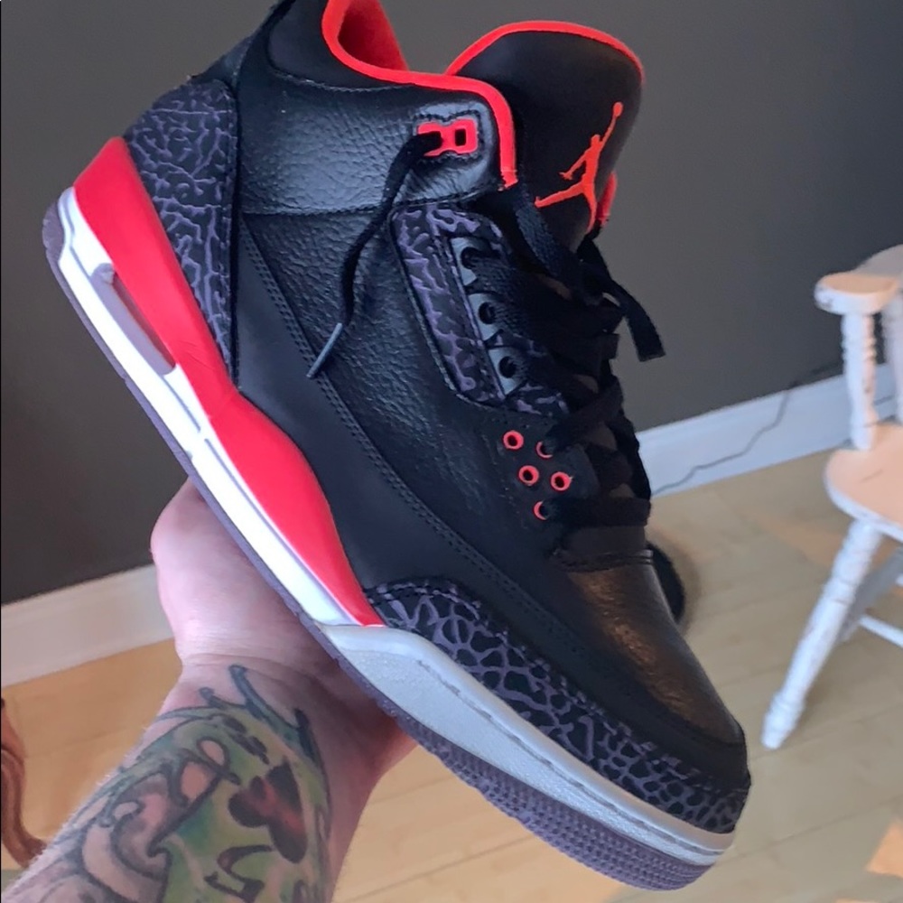 Jordan 3 Crimson